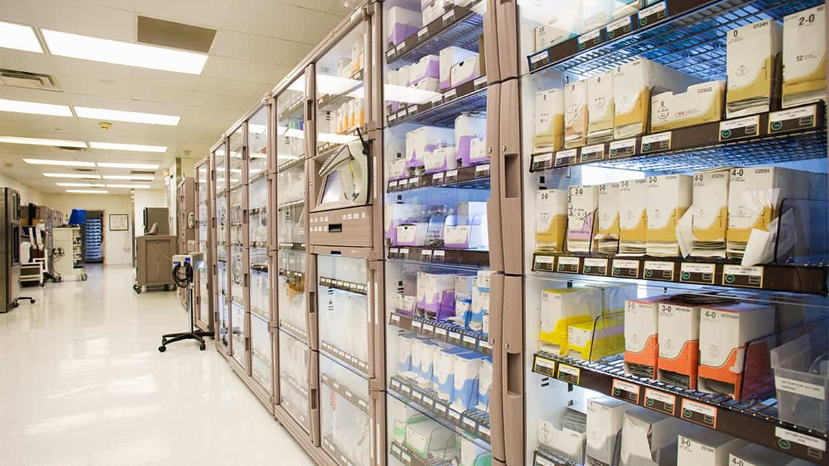 Como os hospitais podem gerenciar a escassez de suprimentos à medida que a demanda aumenta
